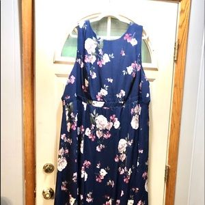 💕Torrid Maxi Dress Size 30💕